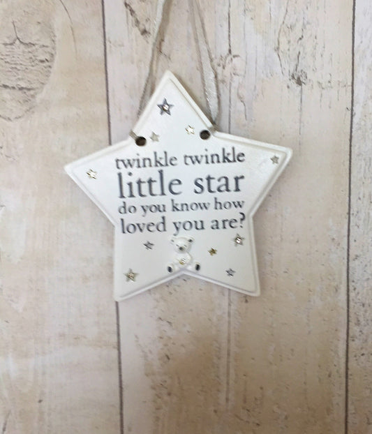 Bambino – Resin Hanging Star Plaque for Baby - With the Words ‘Twinkle Twinkle’